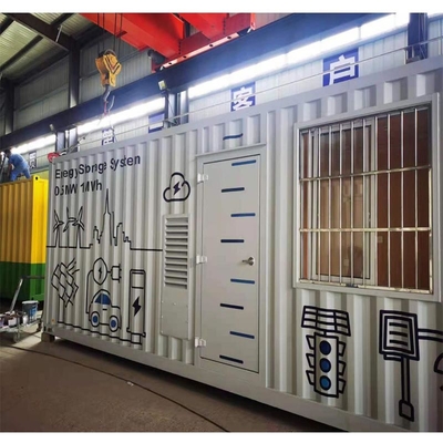 0.5MW On Grid Off Grid ระบบพลังงานแสงอาทิตย์ 1MWH ESS คอนเทนเนอร์ Lifepo4 IP65 Outdoor